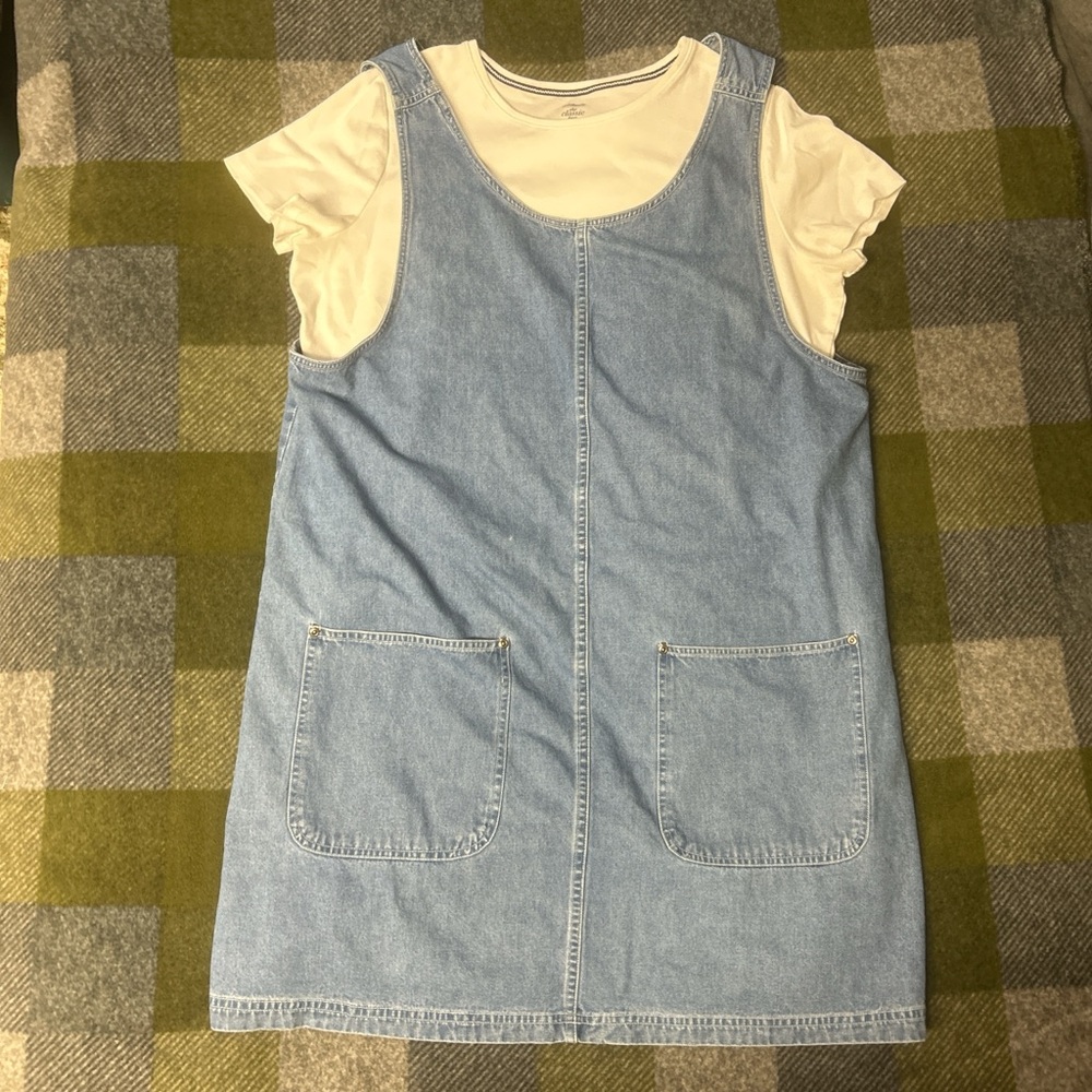 Vintage 90s Blue denim dress with front pockets by Westport Ltd Woman.